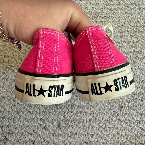 Converse All Star Chuck Taylor Women’s Size 6 Low Top Canvas Sneaker Pink - Picture 3 of 5